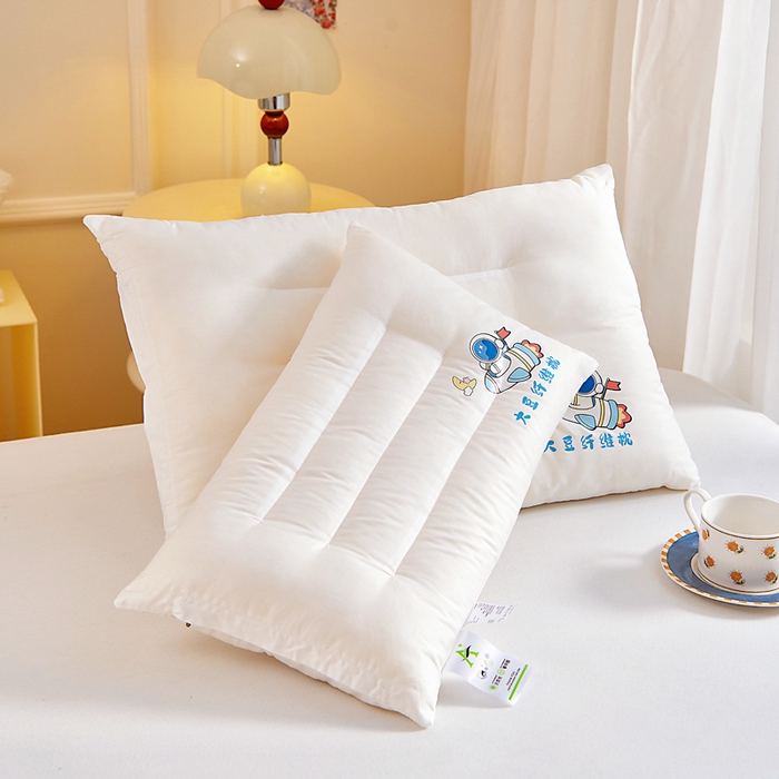91家纺网 家纺一手货源 找家纺 吉咪兔家纺 2026新款儿童A类全棉大豆纤维枕芯单人学生宿舍枕头幼儿园卡通软枕护颈椎 探索宇宙