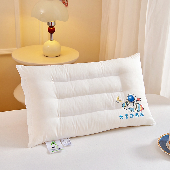 91家纺网 家纺一手货源 找家纺 吉咪兔家纺 2026新款儿童A类全棉大豆纤维枕芯单人学生宿舍枕头幼儿园卡通软枕护颈椎 探索宇宙