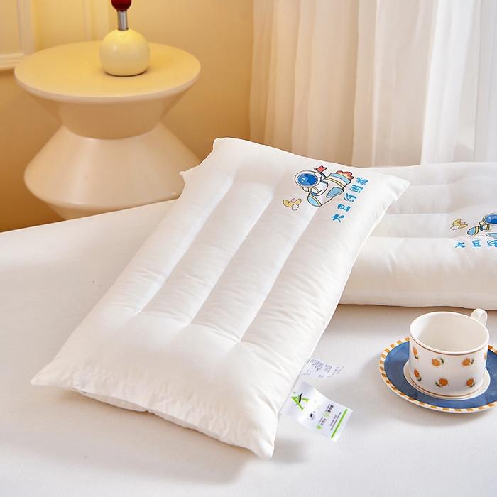 91家纺网 家纺一手货源 找家纺 吉咪兔家纺 2026新款儿童A类全棉大豆纤维枕芯单人学生宿舍枕头幼儿园卡通软枕护颈椎 探索宇宙