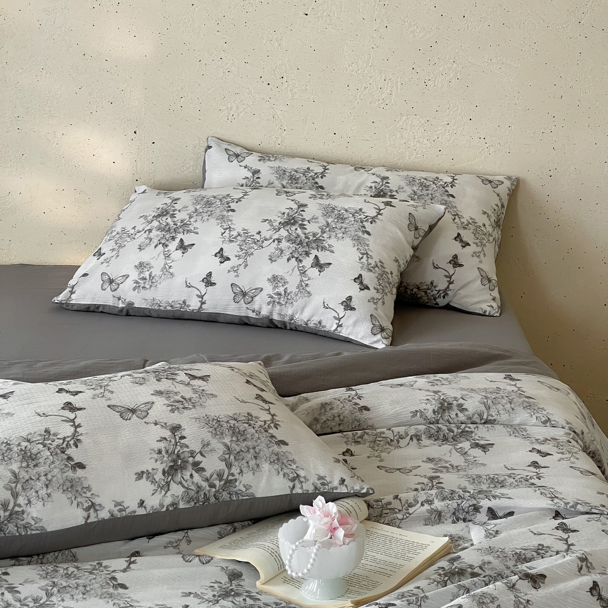 91家纺网 家纺一手货源 找家纺 一加一 2026新款花边素麻复古风大豆夏被夏凉被空调被四件套-素麻生活 花间蝶语