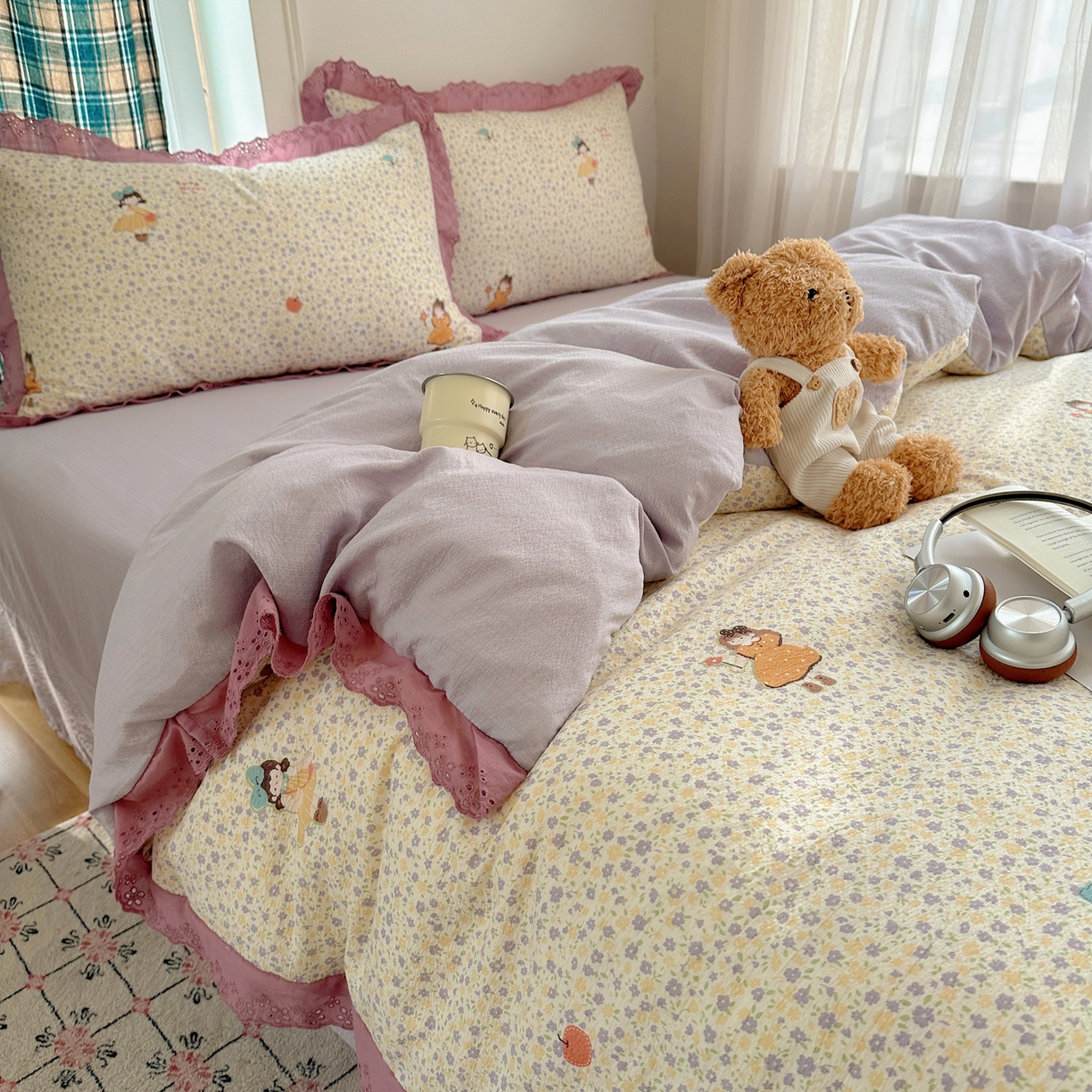 91家纺网 家纺一手货源 找家纺 仟网汇 2026新款彩色花边皱皱纱四件套 花间女孩