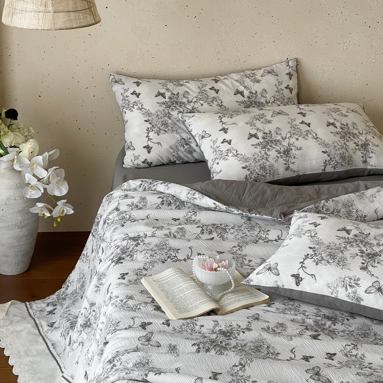 91家纺网 家纺一手货源 找家纺 一加一 2026新款花边素麻复古风大豆夏被夏凉被空调被四件套-素麻生活 花间蝶语