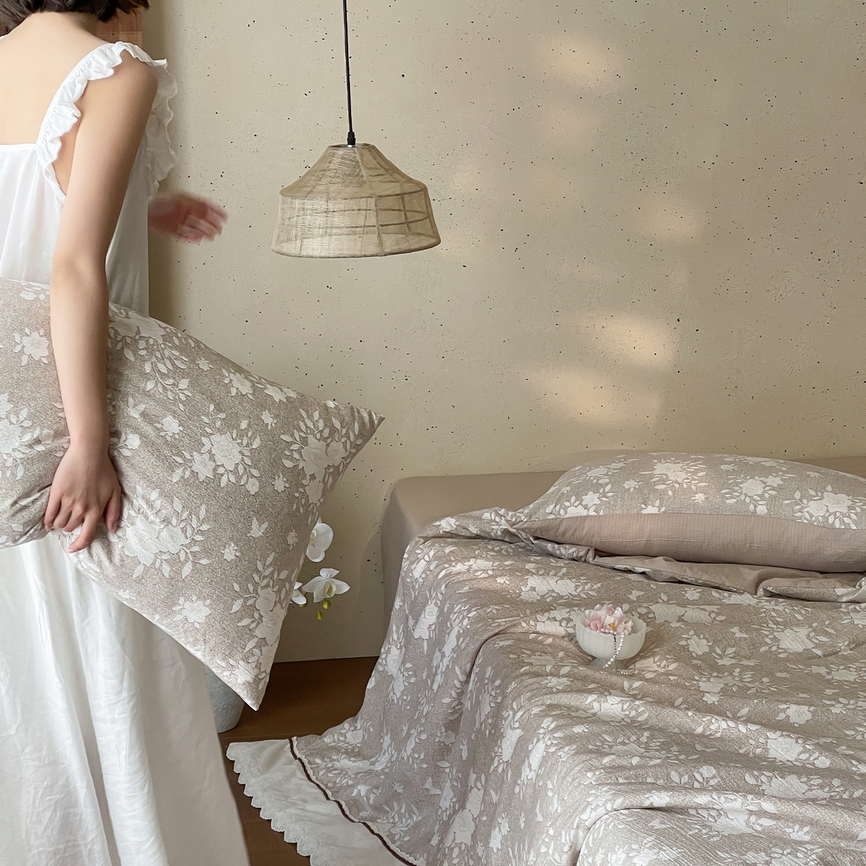 91家纺网 家纺一手货源 找家纺 一加一 2026新款花边素麻复古风大豆夏被夏凉被空调被四件套-素麻生活 云絮花影