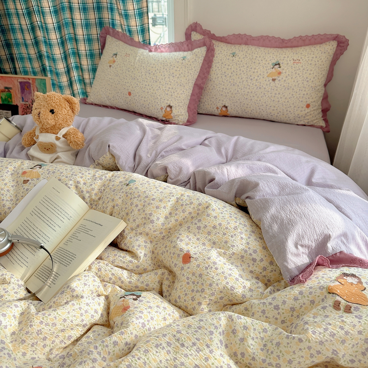 91家纺网 家纺一手货源 找家纺 仟网汇 2026新款彩色花边皱皱纱四件套 花间女孩