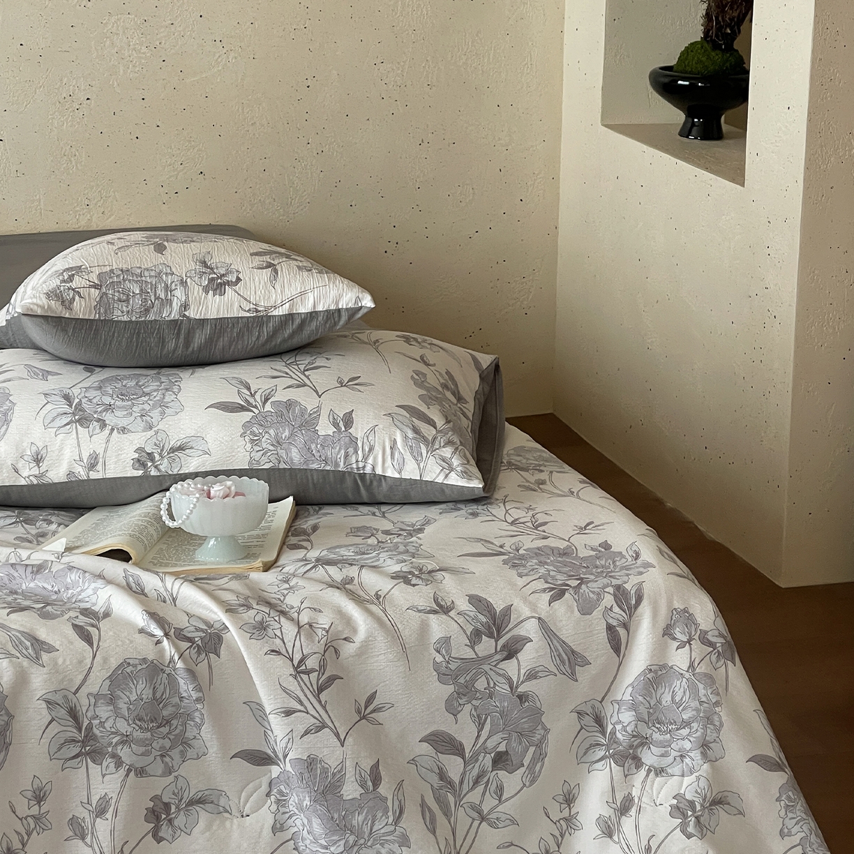 91家纺网 家纺一手货源 找家纺 一加一 2026新款花边素麻复古风大豆夏被夏凉被空调被四件套-素麻生活 烟影繁花