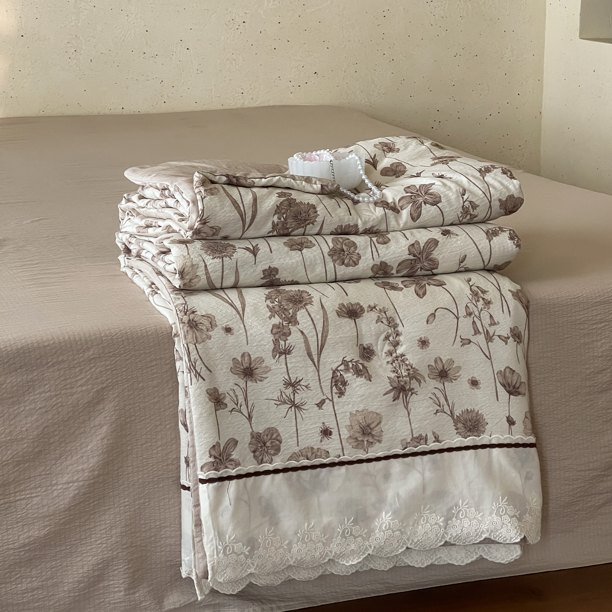 一加一 2026新款花边素麻复古风大豆夏被夏凉被空调被四件套-素麻生活 林间雾语