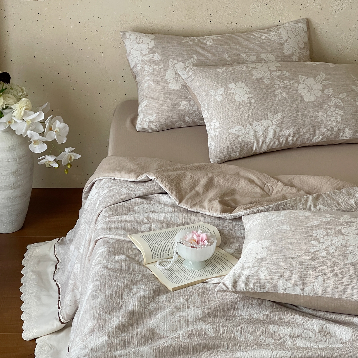 91家纺网 家纺一手货源 找家纺 一加一 2026新款花边素麻复古风大豆夏被夏凉被空调被四件套-素麻生活 月下白樱