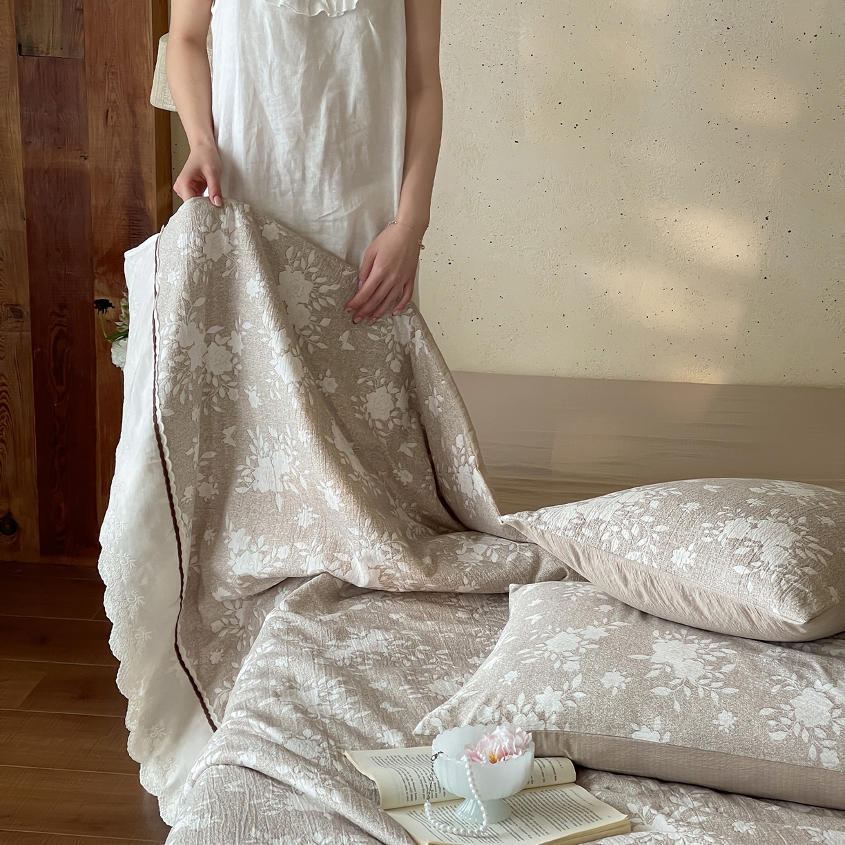 91家纺网 家纺一手货源 找家纺 一加一 2026新款花边素麻复古风大豆夏被夏凉被空调被四件套-素麻生活 云絮花影