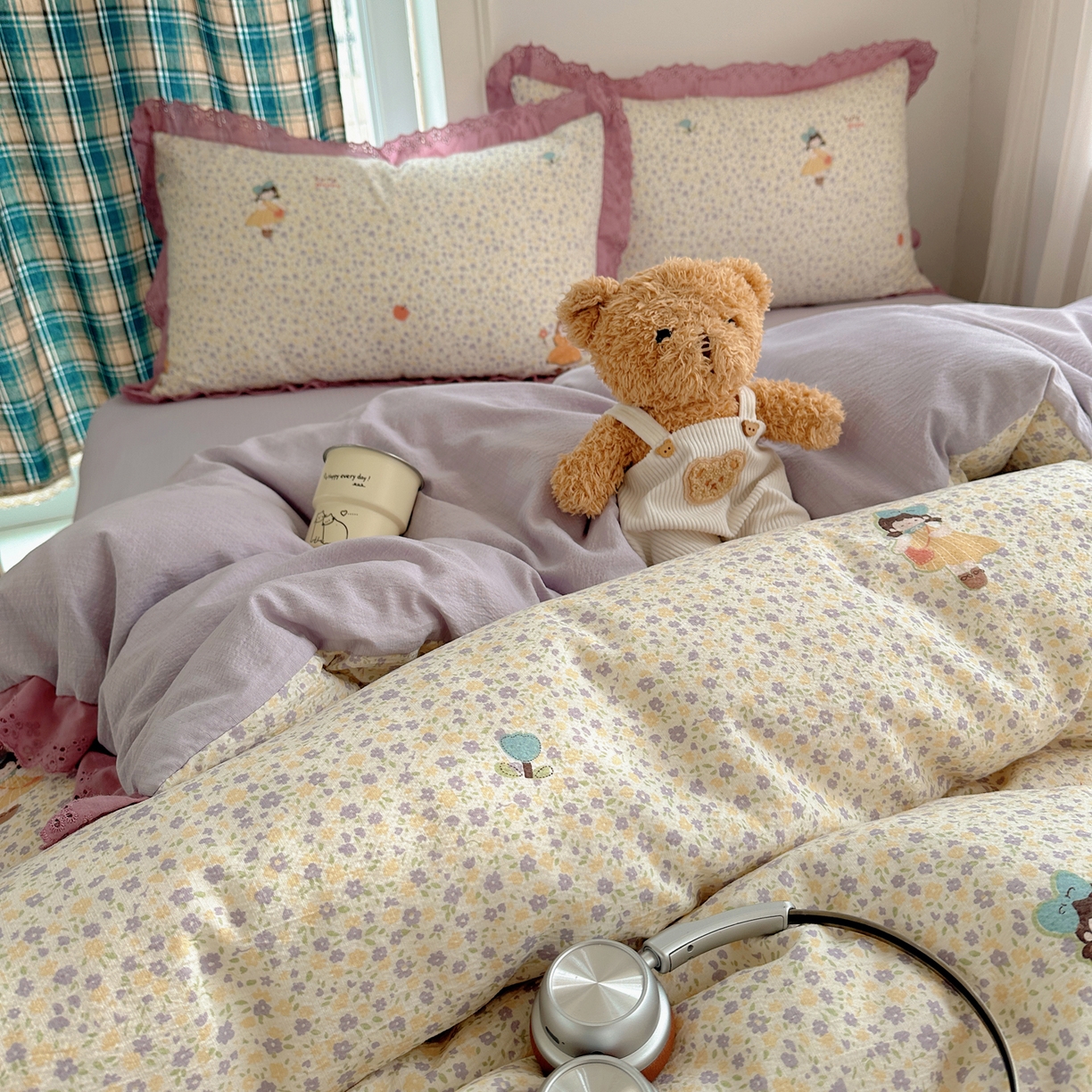 91家纺网 家纺一手货源 找家纺 仟网汇 2026新款彩色花边皱皱纱四件套 花间女孩