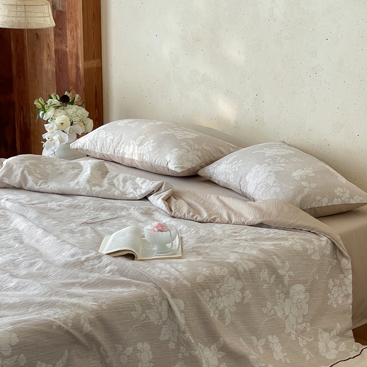 91家纺网 家纺一手货源 找家纺 一加一 2026新款花边素麻复古风大豆夏被夏凉被空调被四件套-素麻生活 月下白樱