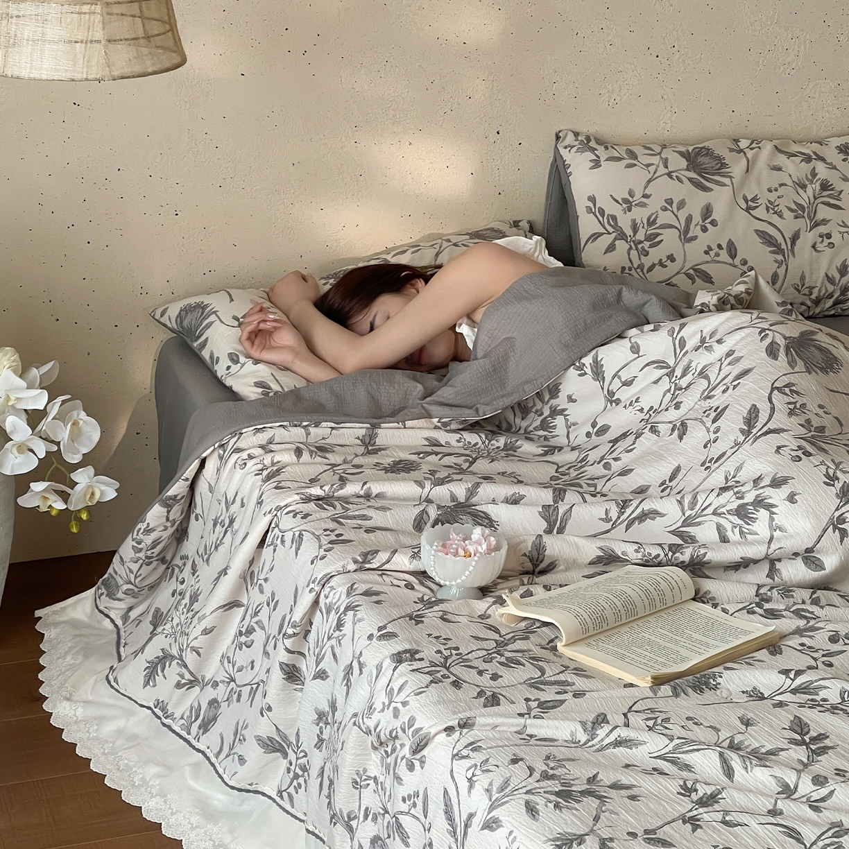 91家纺网 家纺一手货源 找家纺 一加一 2026新款花边素麻复古风大豆夏被夏凉被空调被四件套-素麻生活 灰枝集