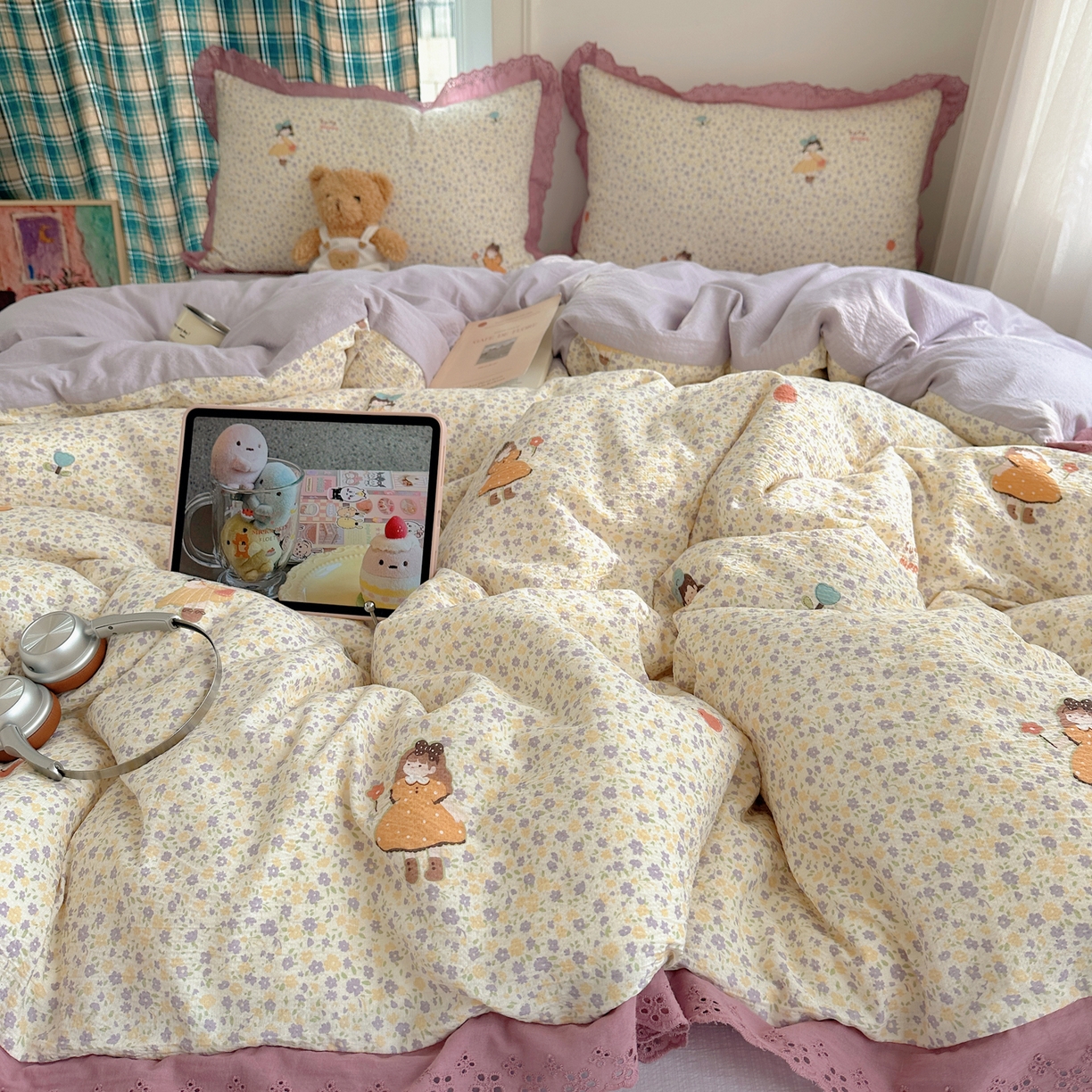 91家纺网 家纺一手货源 找家纺 仟网汇 2026新款彩色花边皱皱纱四件套 花间女孩