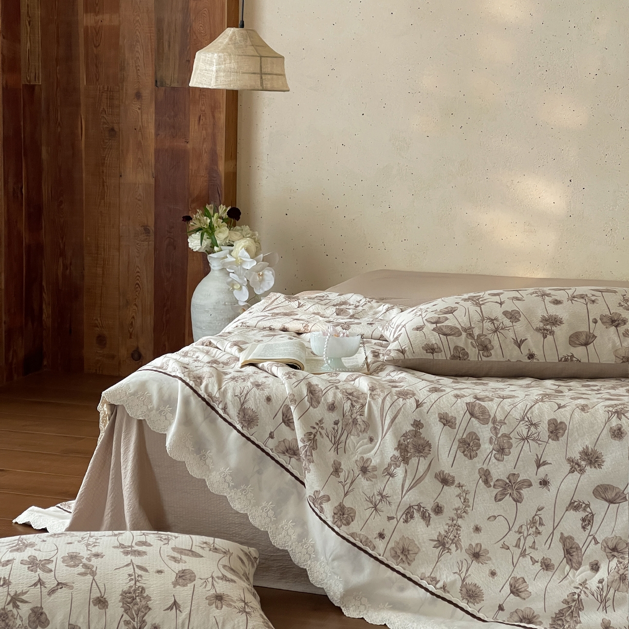 91家纺网 家纺一手货源 找家纺 一加一 2026新款花边素麻复古风大豆夏被夏凉被空调被四件套-素麻生活 林间雾语
