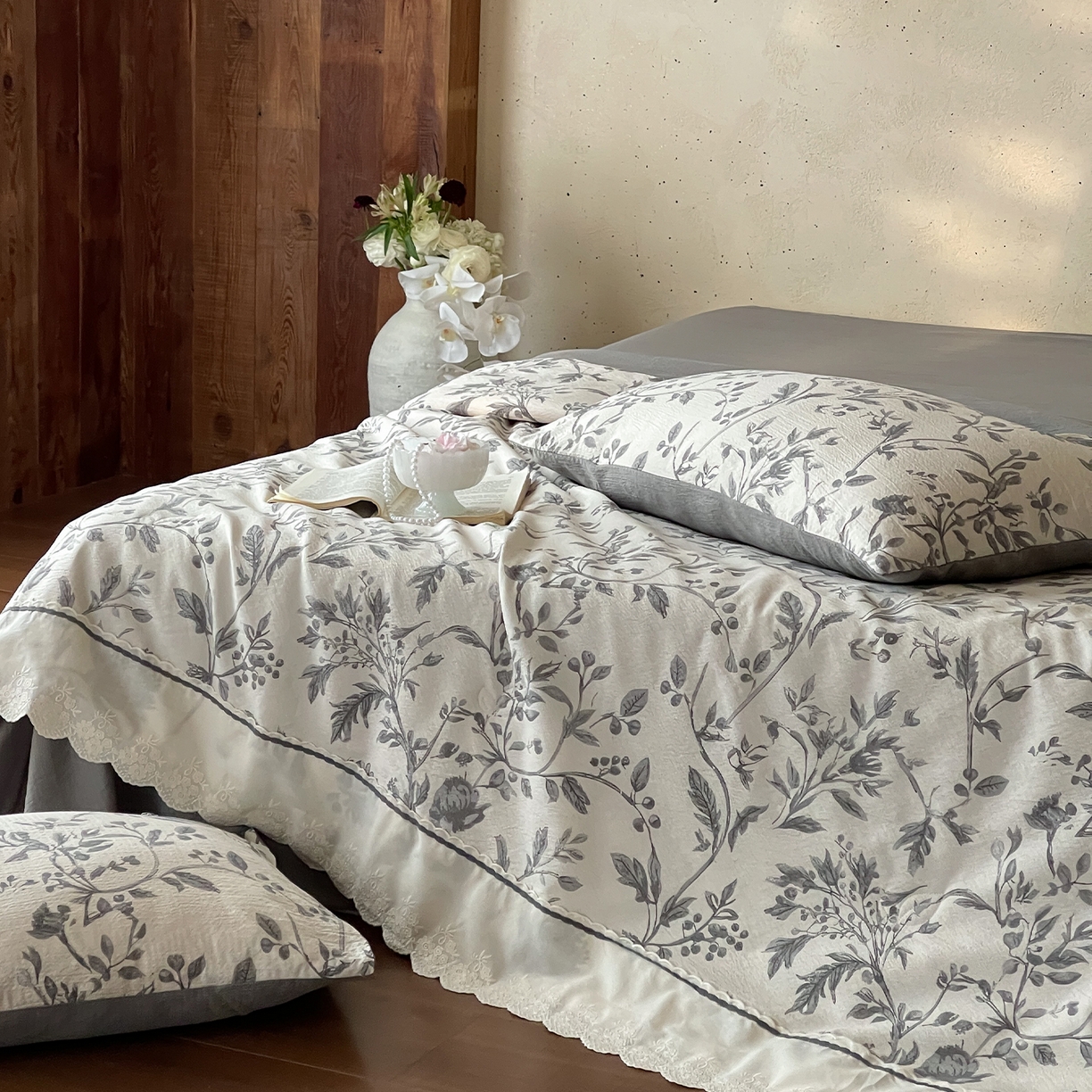 91家纺网 家纺一手货源 找家纺 一加一 2026新款花边素麻复古风大豆夏被夏凉被空调被四件套-素麻生活 灰枝集