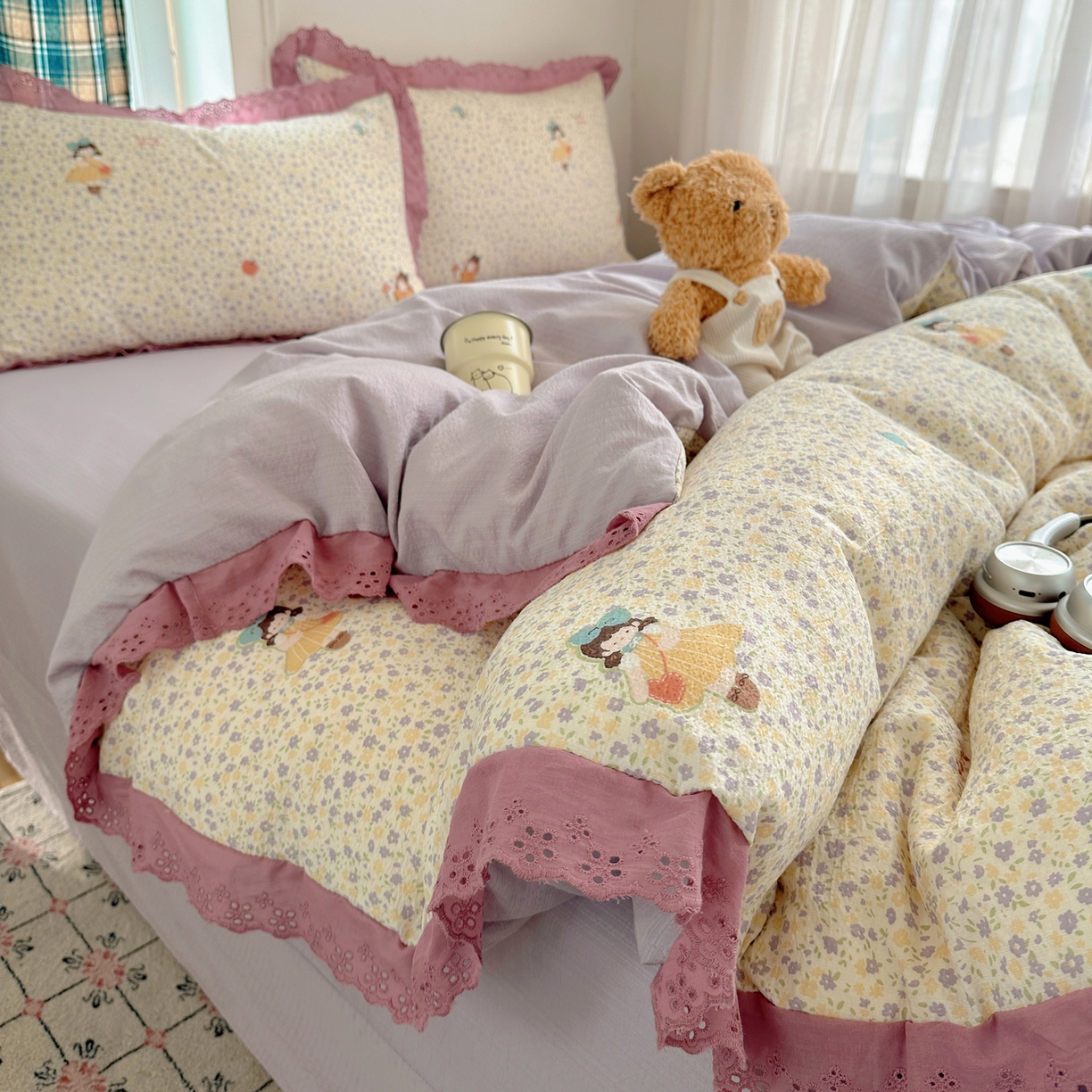 91家纺网 家纺一手货源 找家纺 仟网汇 2026新款彩色花边皱皱纱四件套 花间女孩