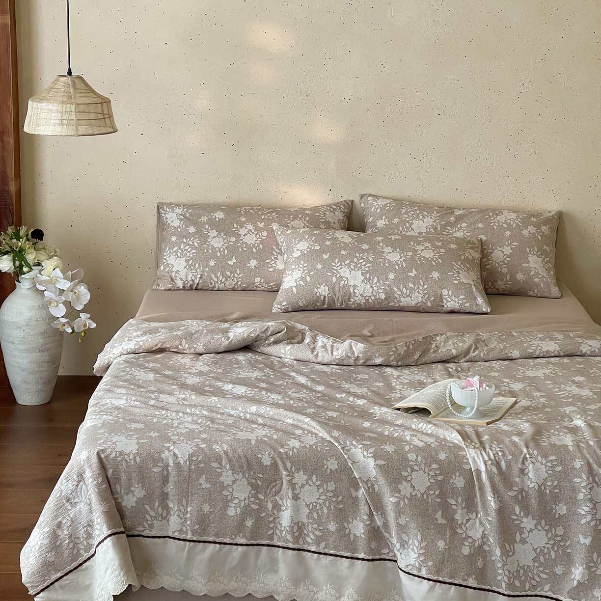 91家纺网 家纺一手货源 找家纺 一加一 2026新款花边素麻复古风大豆夏被夏凉被空调被四件套-素麻生活 云絮花影
