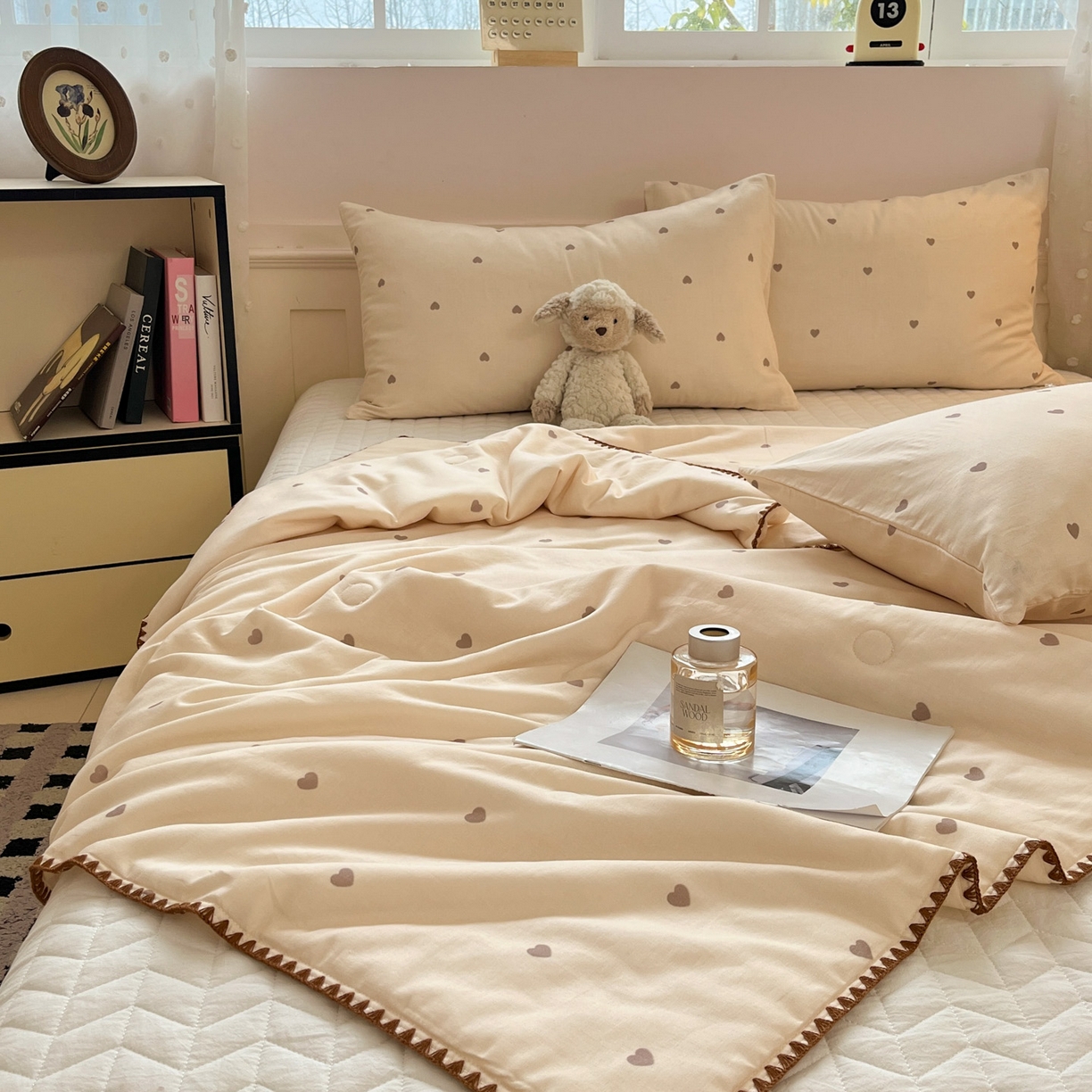 91家纺网 家纺一手货源 找家纺 一加一 2026新款全棉双层纱卡通毛巾绣大豆夏被夏凉被空调被-卡通生活 抱熊小狗