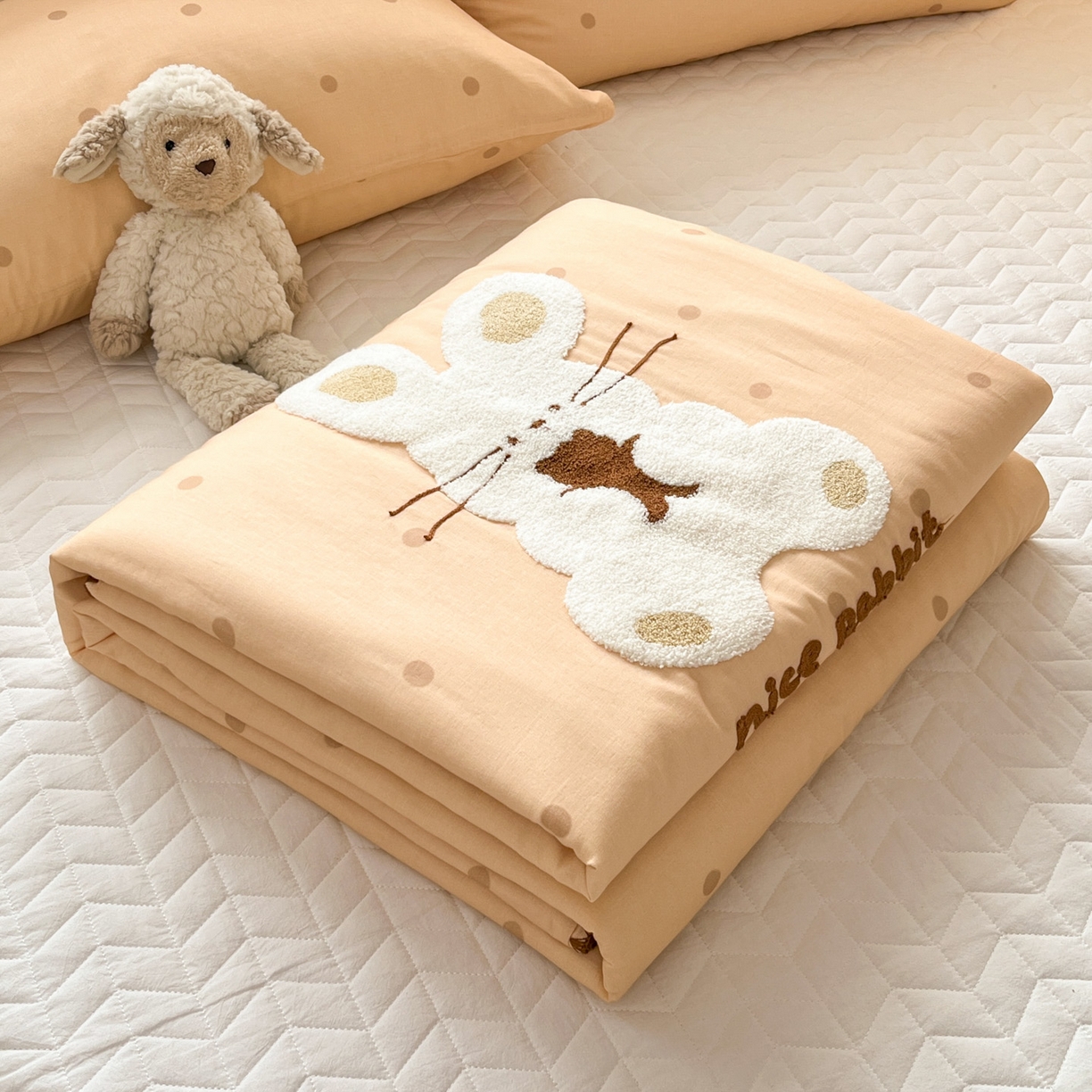 91家纺网 家纺一手货源 找家纺 一加一 2026新款全棉双层纱卡通毛巾绣大豆夏被夏凉被空调被-卡通生活 抱熊小兔