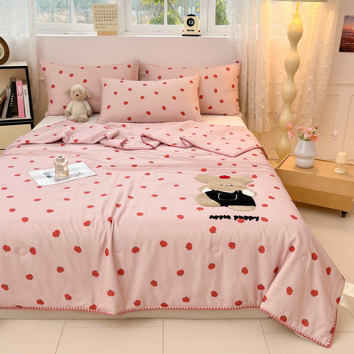 91家纺网 家纺一手货源 找家纺 一加一 2026新款全棉双层纱卡通毛巾绣大豆夏被夏凉被空调被-卡通生活 苹果小狗