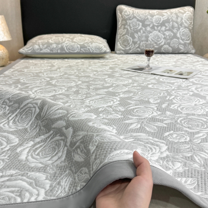 91家纺网 家纺一手货源 找家纺 （总）伊人坊 2026新款A类550克凉感提花值过0.21冰豆豆家用凉席子三件套夏季---凉席款