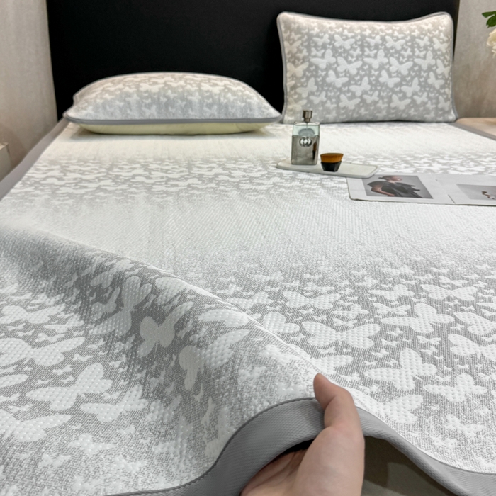 91家纺网 家纺一手货源 找家纺 （总）伊人坊 2026新款A类550克凉感提花值过0.21冰豆豆家用凉席子三件套夏季---凉席款