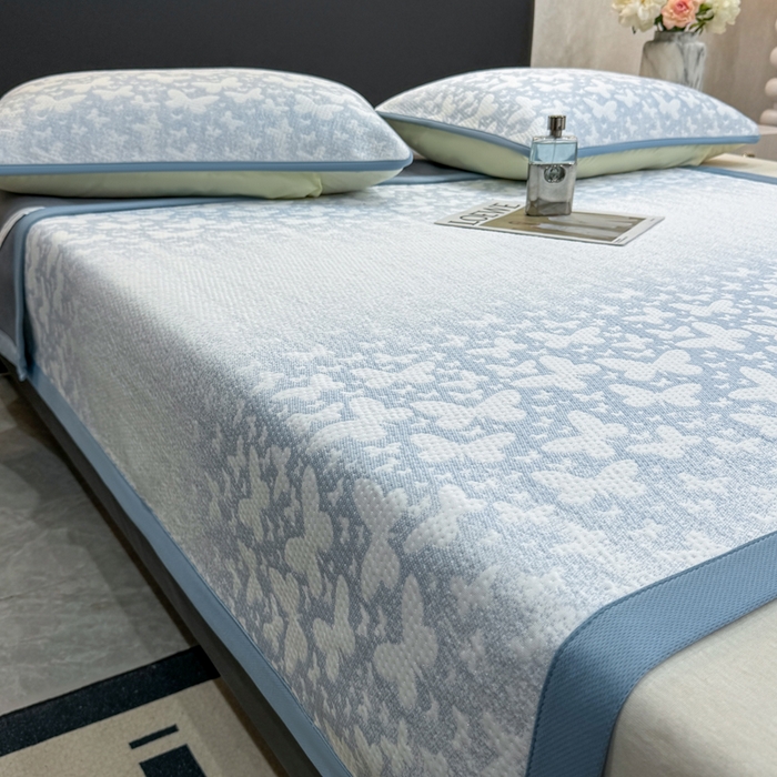 91家纺网 家纺一手货源 找家纺 伊人坊 2026新款A类550克凉感提花值过0.21冰豆豆家用凉席子三件套夏季---凉席款 花蝴蝶-蓝