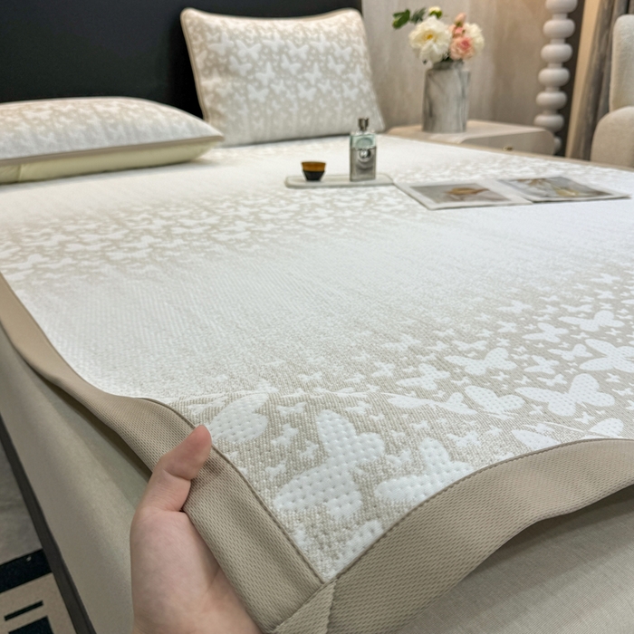 91家纺网 家纺一手货源 找家纺 伊人坊 2026新款A类550克凉感提花值过0.21冰豆豆家用凉席子三件套夏季---凉席款 花蝴蝶-咖