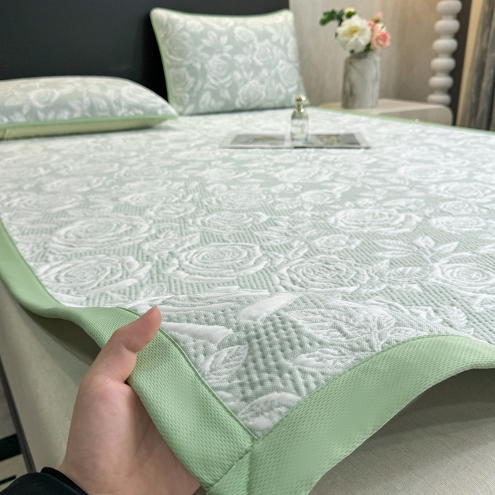 91家纺网 家纺一手货源 找家纺 伊人坊 2026新款A类550克凉感提花值过0.21冰豆豆家用凉席子三件套夏季---凉席款 玫瑰-绿