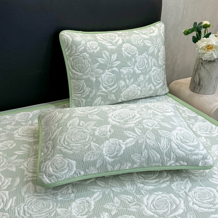 91家纺网 家纺一手货源 找家纺 伊人坊 2026新款A类550克凉感提花值过0.21冰豆豆家用凉席子三件套夏季---凉席款 玫瑰-绿