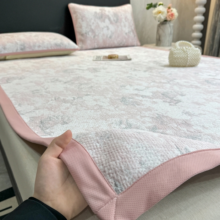 91家纺网 家纺一手货源 找家纺 伊人坊 2026新款A类550克凉感提花值过0.21冰豆豆家用凉席子三件套夏季---凉席款 繁花-粉