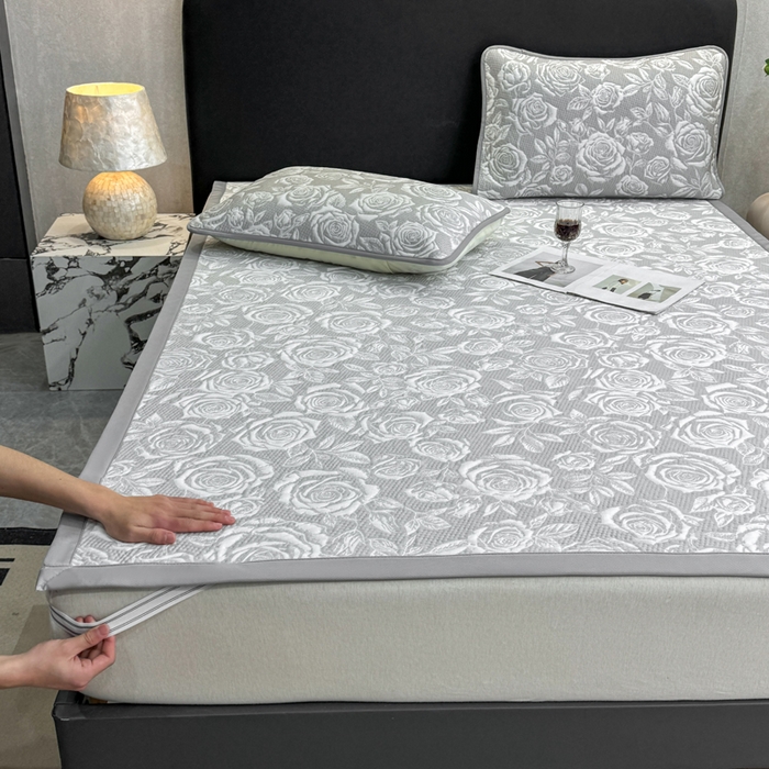 91家纺网 家纺一手货源 找家纺 伊人坊 2026新款A类550克凉感提花值过0.21冰豆豆家用凉席子三件套夏季---凉席款 玫瑰-灰