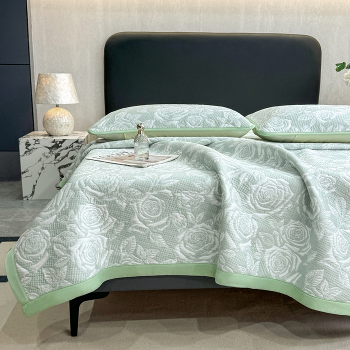 91家纺网 家纺一手货源 找家纺 伊人坊 2026新款A类550克凉感提花值过0.21冰豆豆家用凉席子三件套夏季---凉席款 玫瑰-绿