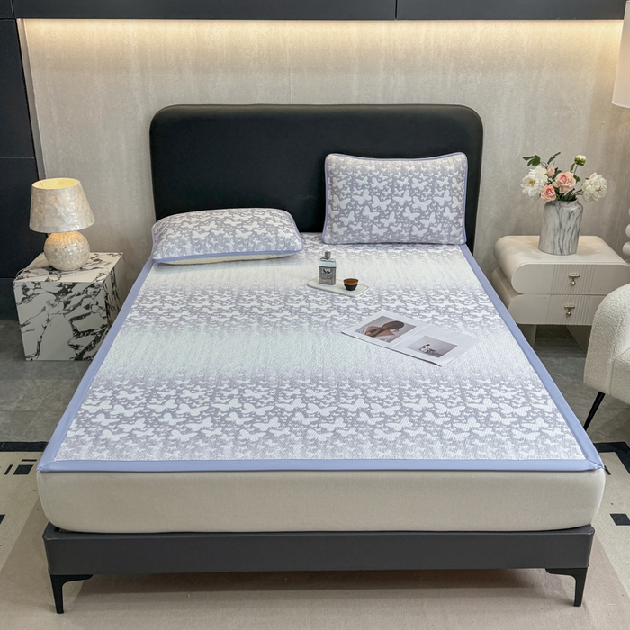 91家纺网 家纺一手货源 找家纺 伊人坊 2026新款A类550克凉感提花值过0.21冰豆豆家用凉席子三件套夏季---凉席款 花蝴蝶-蓝紫