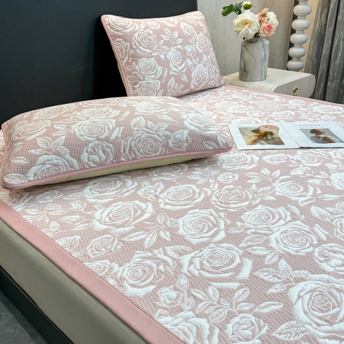 91家纺网 家纺一手货源 找家纺 伊人坊 2026新款A类550克凉感提花值过0.21冰豆豆家用凉席子三件套夏季---凉席款 玫瑰-粉