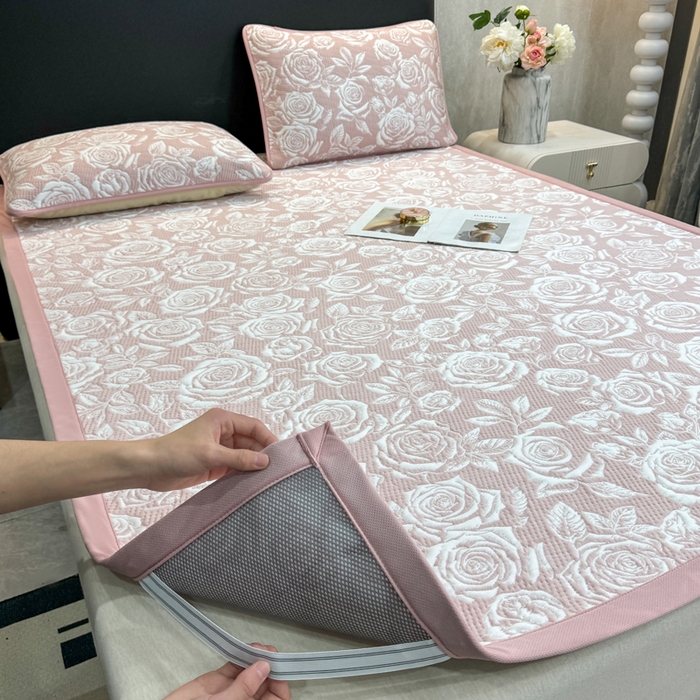 91家纺网 家纺一手货源 找家纺 伊人坊 2026新款A类550克凉感提花值过0.21冰豆豆家用凉席子三件套夏季---凉席款 玫瑰-粉