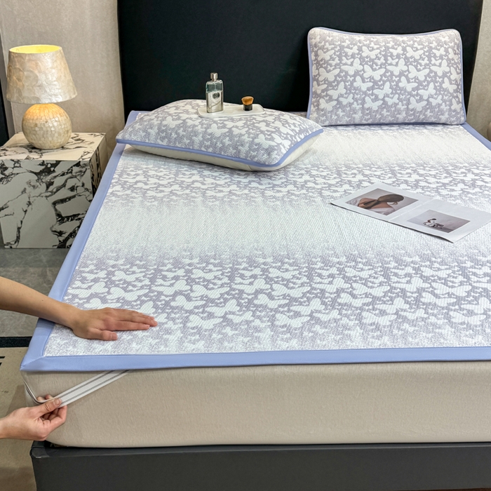 91家纺网 家纺一手货源 找家纺 伊人坊 2026新款A类550克凉感提花值过0.21冰豆豆家用凉席子三件套夏季---凉席款 花蝴蝶-蓝紫