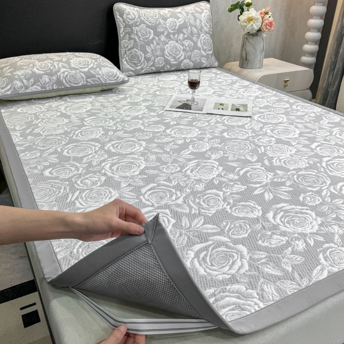 91家纺网 家纺一手货源 找家纺 伊人坊 2026新款A类550克凉感提花值过0.21冰豆豆家用凉席子三件套夏季---凉席款 玫瑰-灰