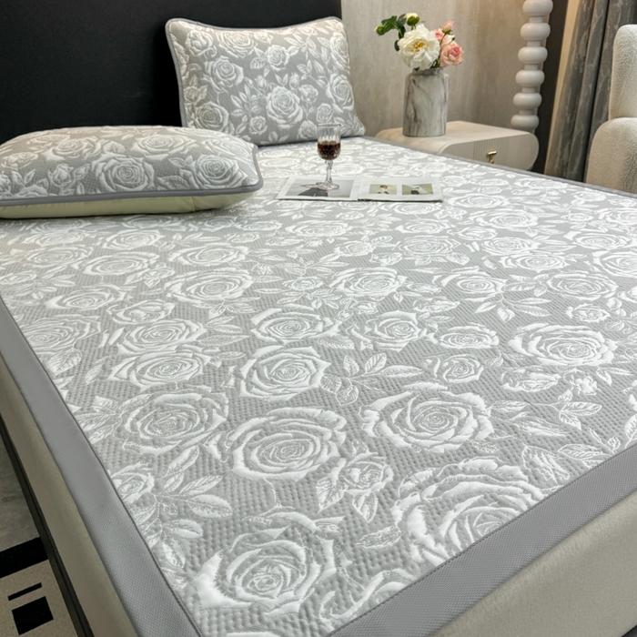 91家纺网 家纺一手货源 找家纺 伊人坊 2026新款A类550克凉感提花值过0.21冰豆豆家用凉席子三件套夏季---凉席款 玫瑰-灰