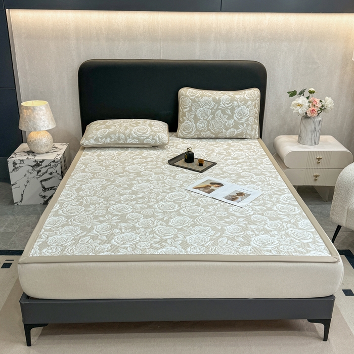 91家纺网 家纺一手货源 找家纺 伊人坊 2026新款A类550克凉感提花值过0.21冰豆豆家用凉席子三件套夏季---凉席款 玫瑰-咖