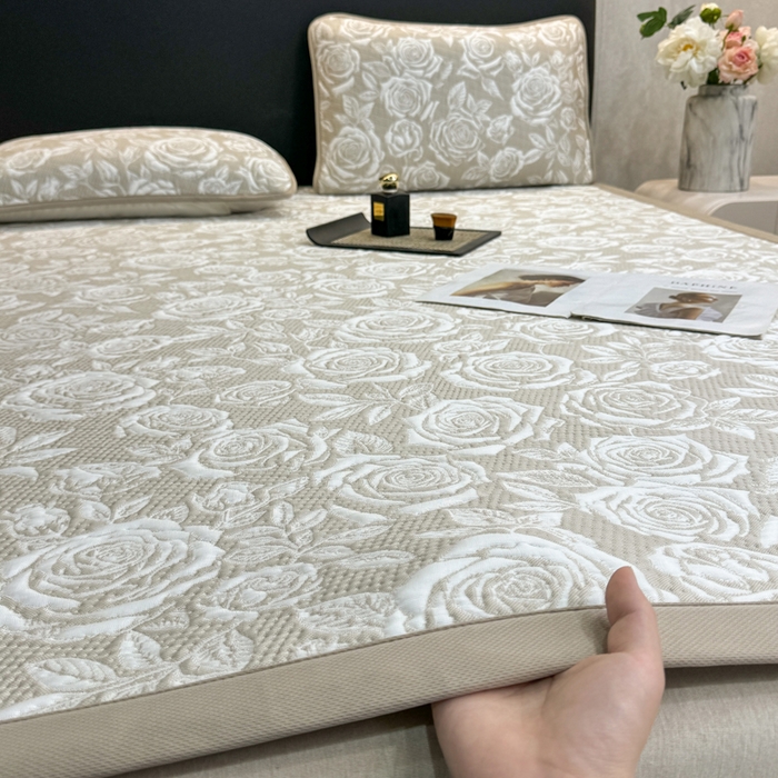 91家纺网 家纺一手货源 找家纺 伊人坊 2026新款A类550克凉感提花值过0.21冰豆豆家用凉席子三件套夏季---凉席款 玫瑰-咖