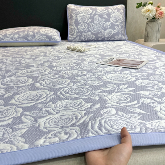 91家纺网 家纺一手货源 找家纺 伊人坊 2026新款A类550克凉感提花值过0.21冰豆豆家用凉席子三件套夏季---凉席款 玫瑰-蓝紫