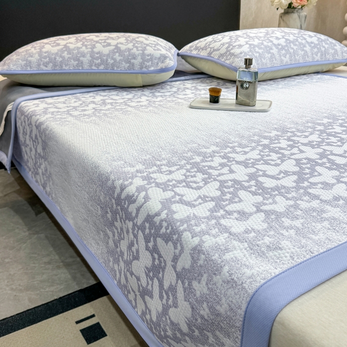 91家纺网 家纺一手货源 找家纺 伊人坊 2026新款A类550克凉感提花值过0.21冰豆豆家用凉席子三件套夏季---凉席款 花蝴蝶-蓝紫