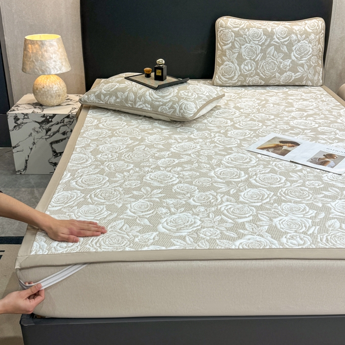 91家纺网 家纺一手货源 找家纺 伊人坊 2026新款A类550克凉感提花值过0.21冰豆豆家用凉席子三件套夏季---凉席款 玫瑰-咖