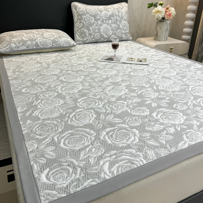 91家纺网 家纺一手货源 找家纺 伊人坊 2026新款A类550克凉感提花值过0.21冰豆豆家用凉席子三件套夏季---凉席款 玫瑰-灰