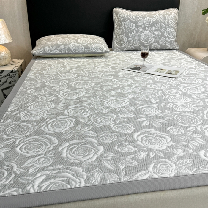 91家纺网 家纺一手货源 找家纺 伊人坊 2026新款A类550克凉感提花值过0.21冰豆豆家用凉席子三件套夏季---凉席款 玫瑰-灰