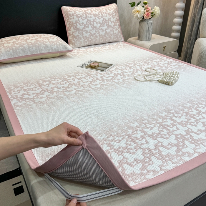 91家纺网 家纺一手货源 找家纺 伊人坊 2026新款A类550克凉感提花值过0.21冰豆豆家用凉席子三件套夏季---凉席款 花蝴蝶-粉