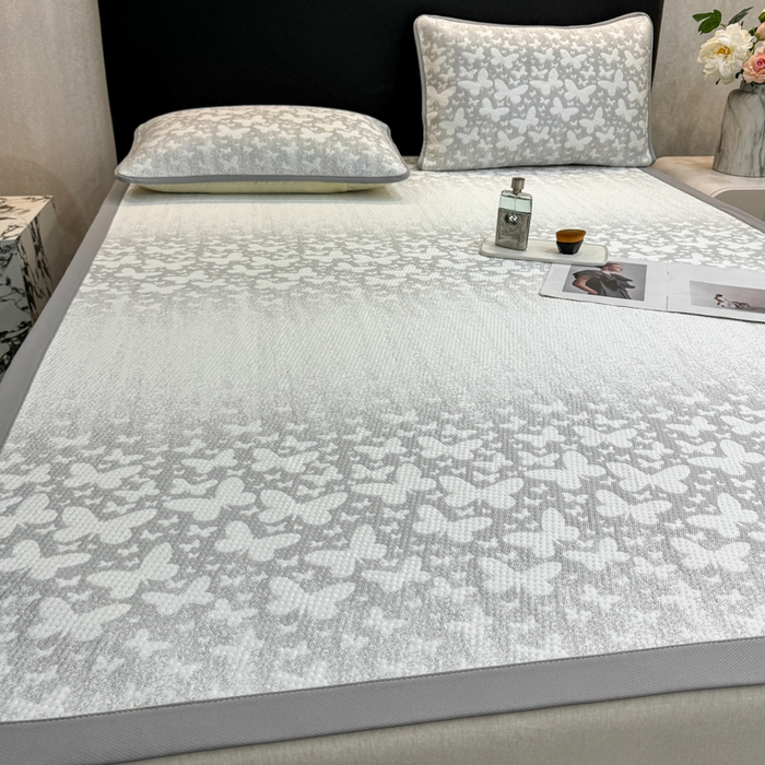 91家纺网 家纺一手货源 找家纺 伊人坊 2026新款A类550克凉感提花值过0.21冰豆豆家用凉席子三件套夏季---凉席款 花蝴蝶-灰