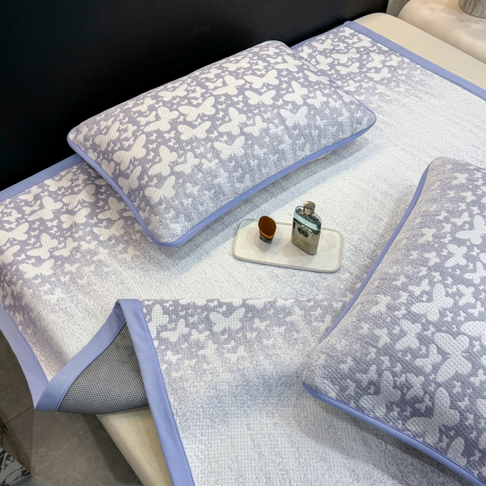 91家纺网 家纺一手货源 找家纺 伊人坊 2026新款A类550克凉感提花值过0.21冰豆豆家用凉席子三件套夏季---凉席款 花蝴蝶-蓝紫