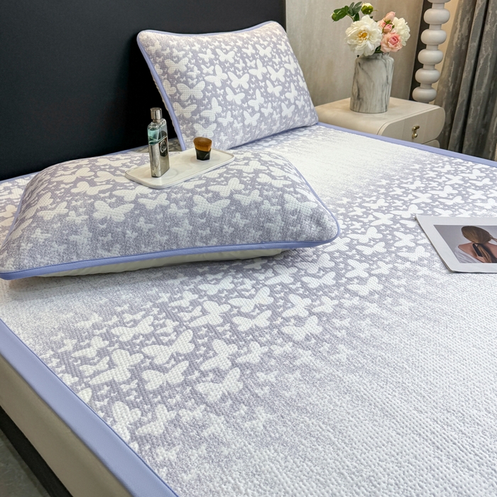 91家纺网 家纺一手货源 找家纺 伊人坊 2026新款A类550克凉感提花值过0.21冰豆豆家用凉席子三件套夏季---凉席款 花蝴蝶-蓝紫