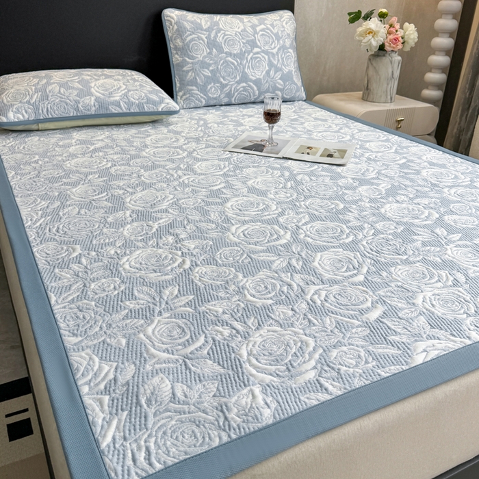 91家纺网 家纺一手货源 找家纺 伊人坊 2026新款A类550克凉感提花值过0.21冰豆豆家用凉席子三件套夏季---凉席款 玫瑰-蓝